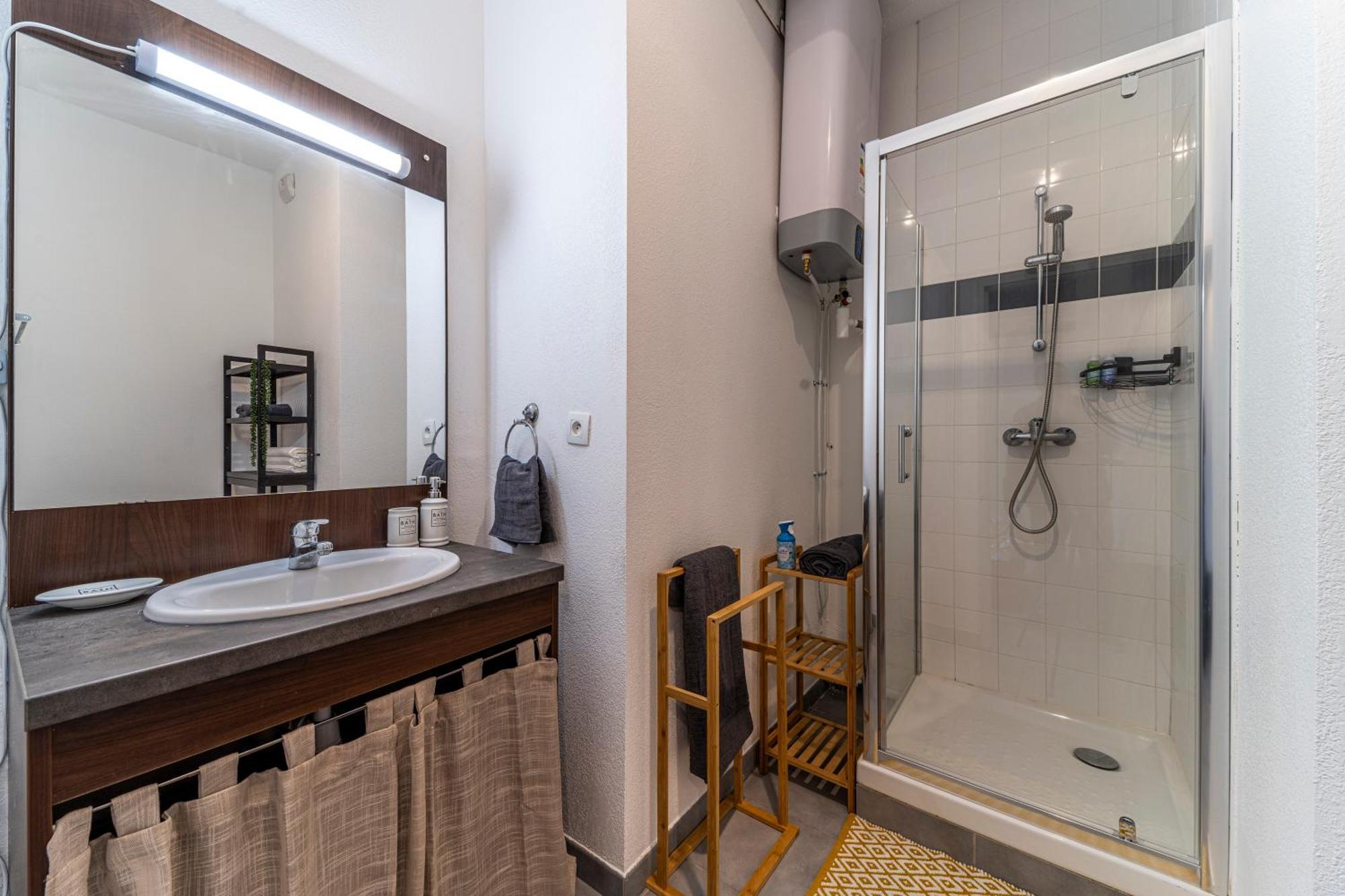 Stay Cosy Lille I Tourcoing - Appartement - Hypercentre - Parking Securise - Wifi - Netflix - Cuisine Kültér fotó